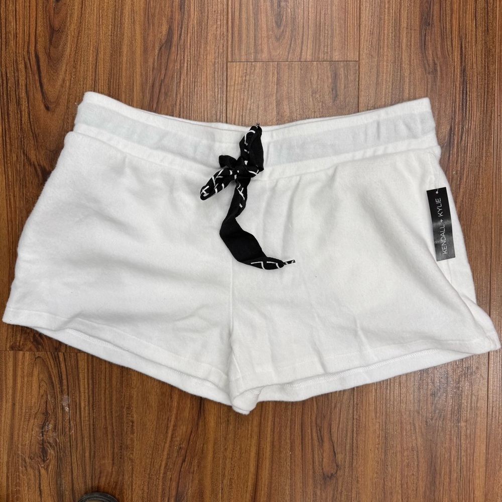 Nwt Kendall + Kylie Women's Wide Drawstring Shorts Size Xl — image 3 of 5